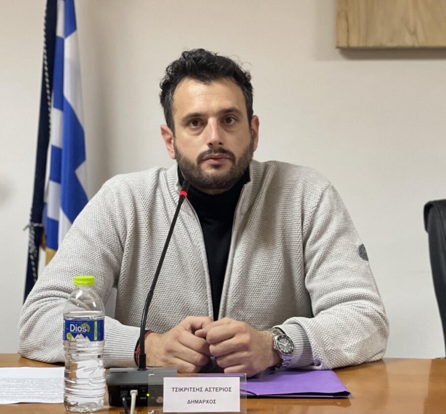 &Eta; &delta;&eta;&mu;&omicron;&tau;&iota;&kappa;ή &alpha;&rho;&chi;ή &tau;&upsilon;&rho;&nu;ά&beta;&omicron;&upsilon; &mu;&epsilon; &epsilon;&pi;&iota;&kappa;&epsilon;&phi;&alpha;&lambda;ή&sigmaf; &tau;&omicron;&nu; &alpha;&sigma;&tau;έ&rho;&iota;&omicron; &tau;&sigma;&iota;&kappa;&rho;&iota;&tau;&sigma;ή