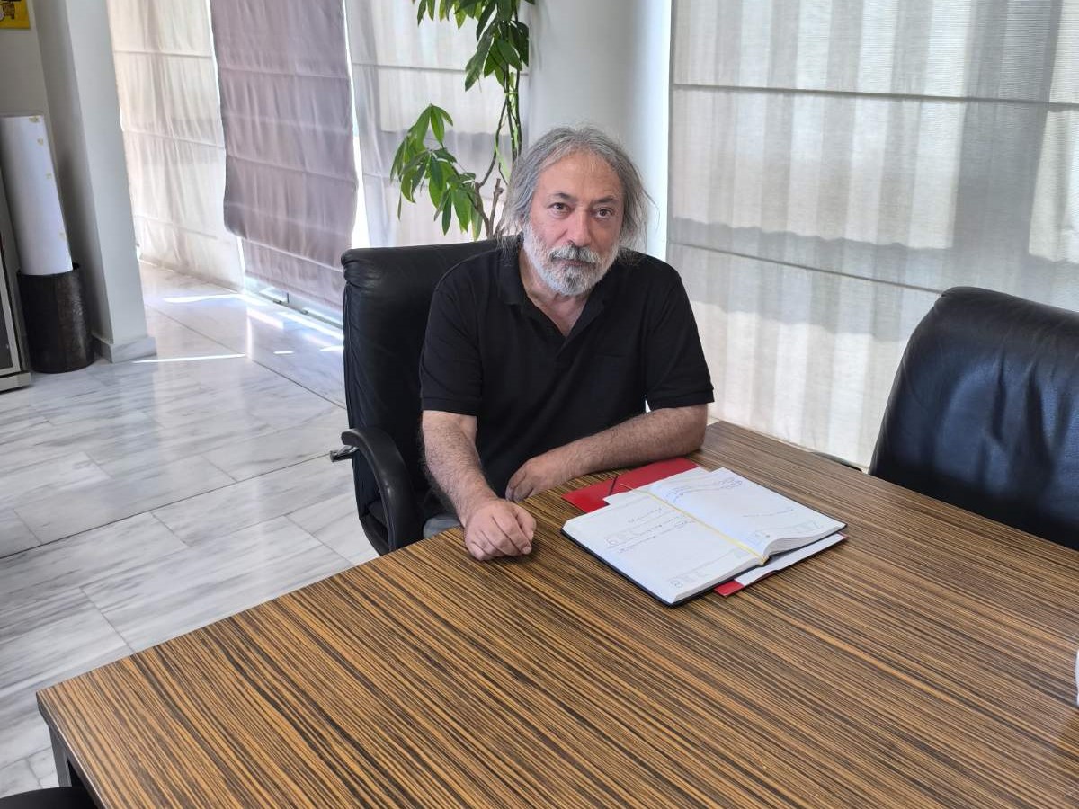&Omicron; &Delta;ή&mu;&alpha;&rho;&chi;&omicron;&sigmaf; &Chi;&alpha;ϊ&delta;&alpha;&rho;ί&omicron;&upsilon; &Mu;&iota;&chi;ά&lambda;&eta;&sigmaf; &Sigma;&epsilon;&lambda;έ&kappa;&omicron;&sigmaf; &delta;&eta;&lambda;ώ&nu;&epsilon;&iota; ό&tau;&iota; &delta;&epsilon;&nu; &pi;&rho;έ&pi;&epsilon;&iota; &nu;&alpha; &kappa;&lambda;&epsilon;ί&sigma;&epsilon;&iota; &kappa;&alpha;&nu;έ&nu;&alpha; &upsilon;&pi;&omicron;&kappa;&alpha;&tau;ά&sigma;&tau;&eta;&mu;&alpha; &Epsilon;&Lambda;&Tau;&Alpha;.