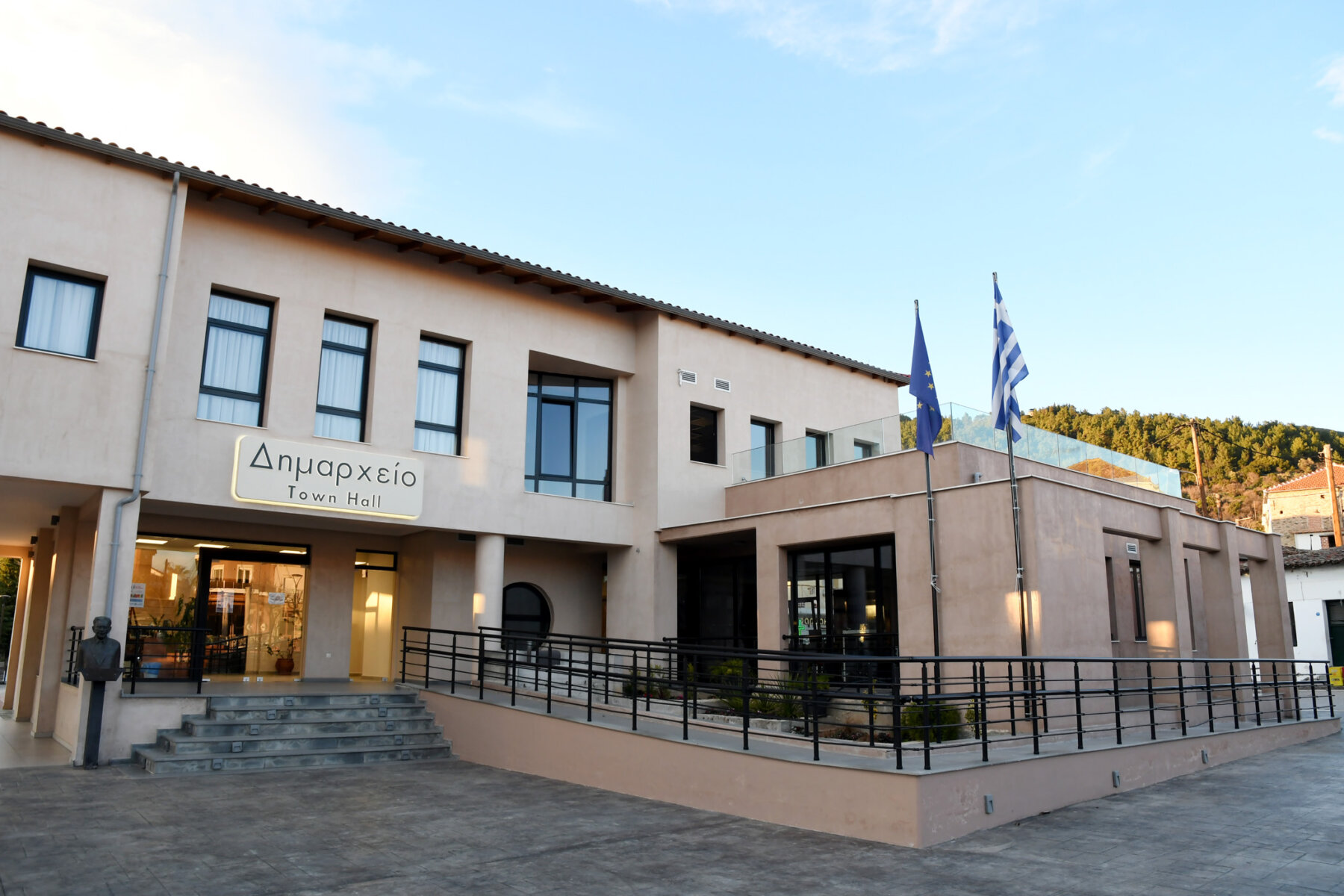 &Theta;&epsilon;ό&delta;&omega;&rho;&omicron;&sigmaf; &Rho;&iota;&zeta;&omicron;ύ&lambda;&eta;&sigmaf;, &epsilon;&pi;&iota;&kappa;&epsilon;&phi;&alpha;&lambda;ή&sigmaf; &mu;&epsilon;ί&zeta;&omicron;&nu;&omicron;&sigmaf; &alpha;&nu;&tau;&iota;&pi;&omicron;&lambda;ί&tau;&epsilon;&upsilon;&sigma;&eta;&sigmaf; &sigma;&tau;&omicron; &delta;ή&mu;&omicron; &Alpha;&gamma;&iota;ά&sigmaf;